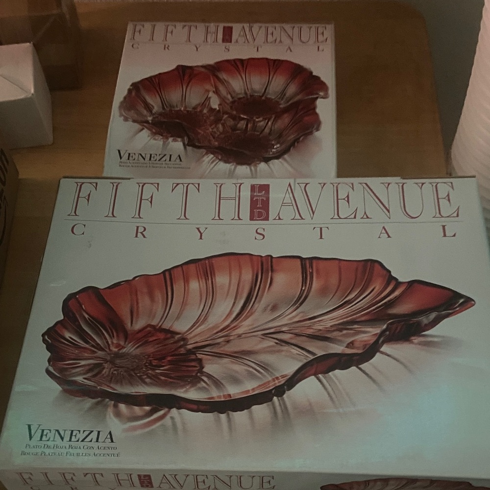 Fifth Avenue Crystal Venezia Red Dinnerware Set